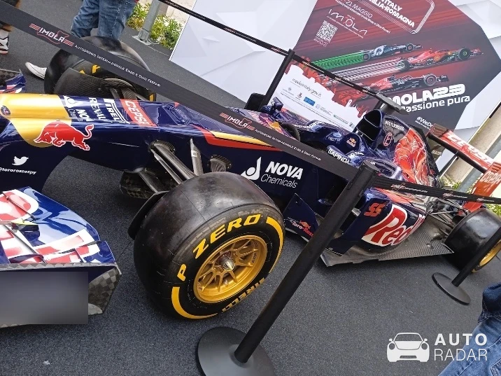 Scuderia Toro Rosso STR8 spotted in Modena