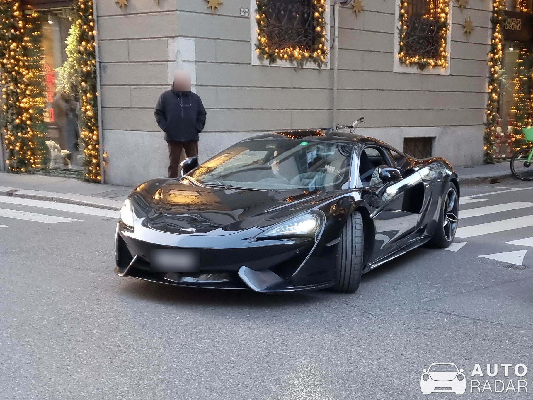 McLaren 570S spotted in Milano, Italia