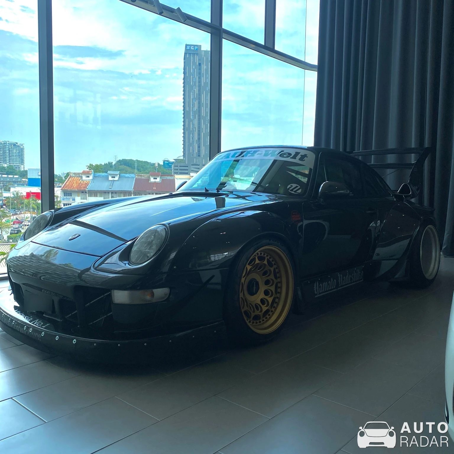 Porsche Rauh-Welt Begriff 993 spotted in Kuala Lumpur, Malaysia