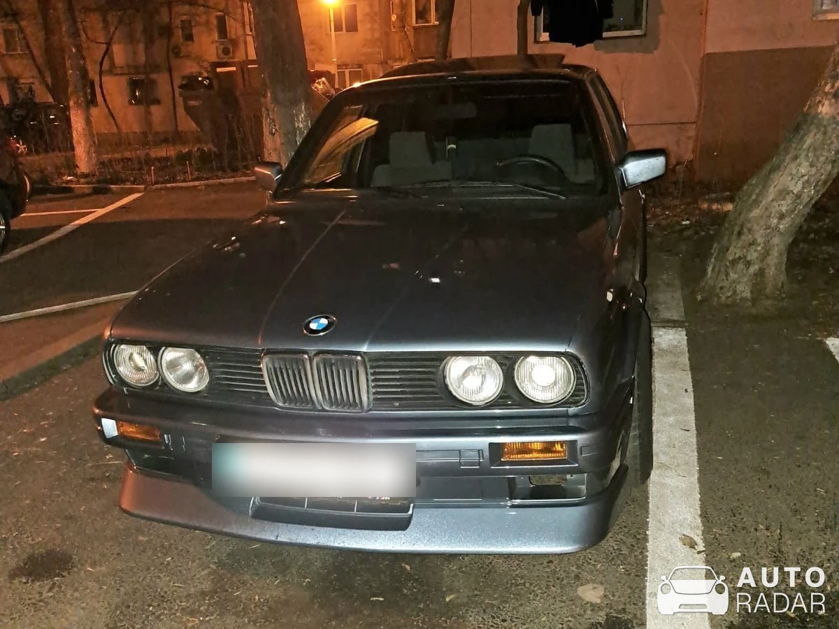 BMW M3 E30 spotted in București, Romania