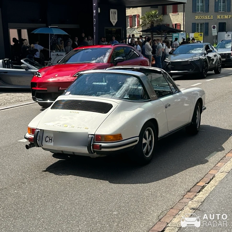 Porsche 911 Targa 2.4 S spotted in Rapperswil-Jona
