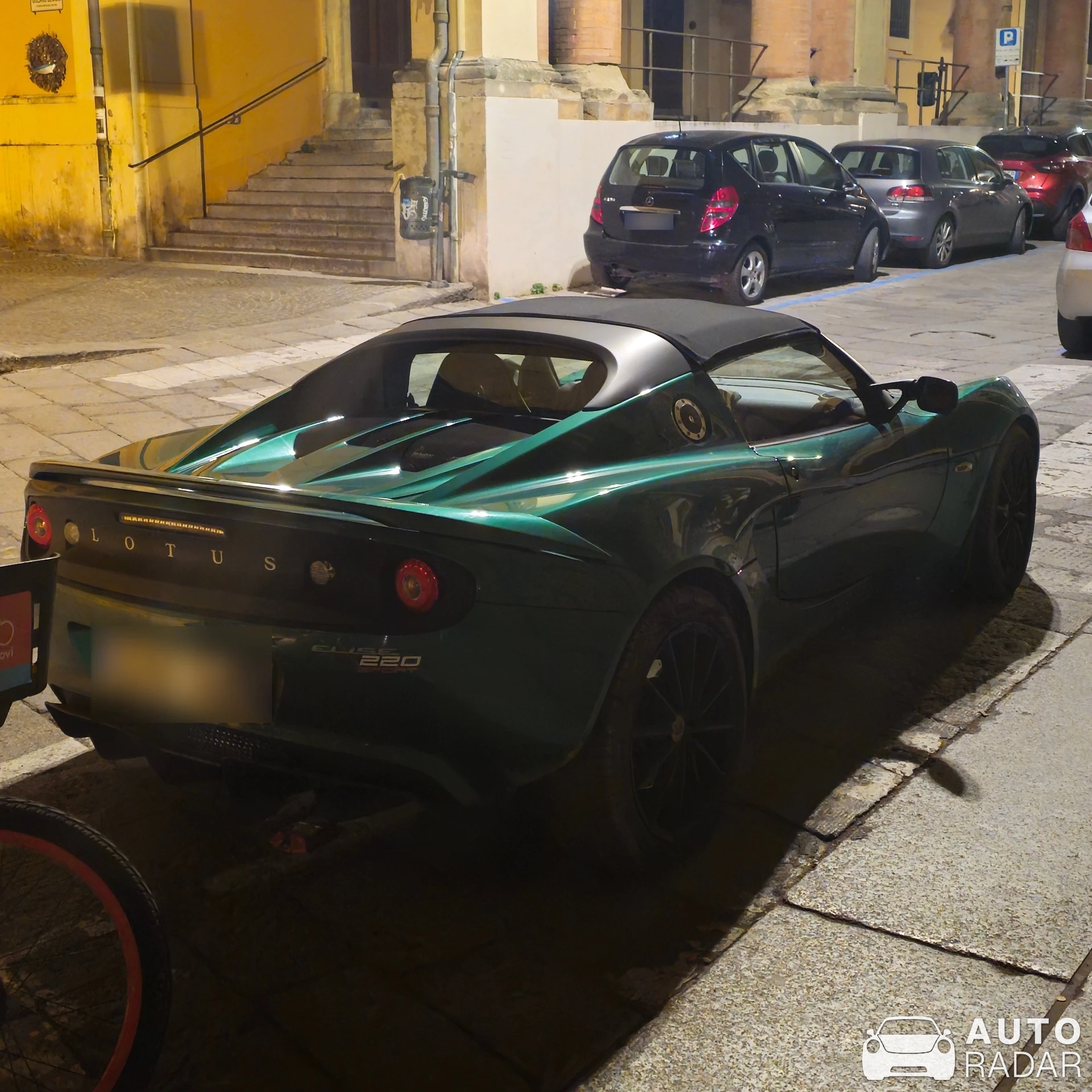 Lotus Elise S2 220R spotted in Bologna