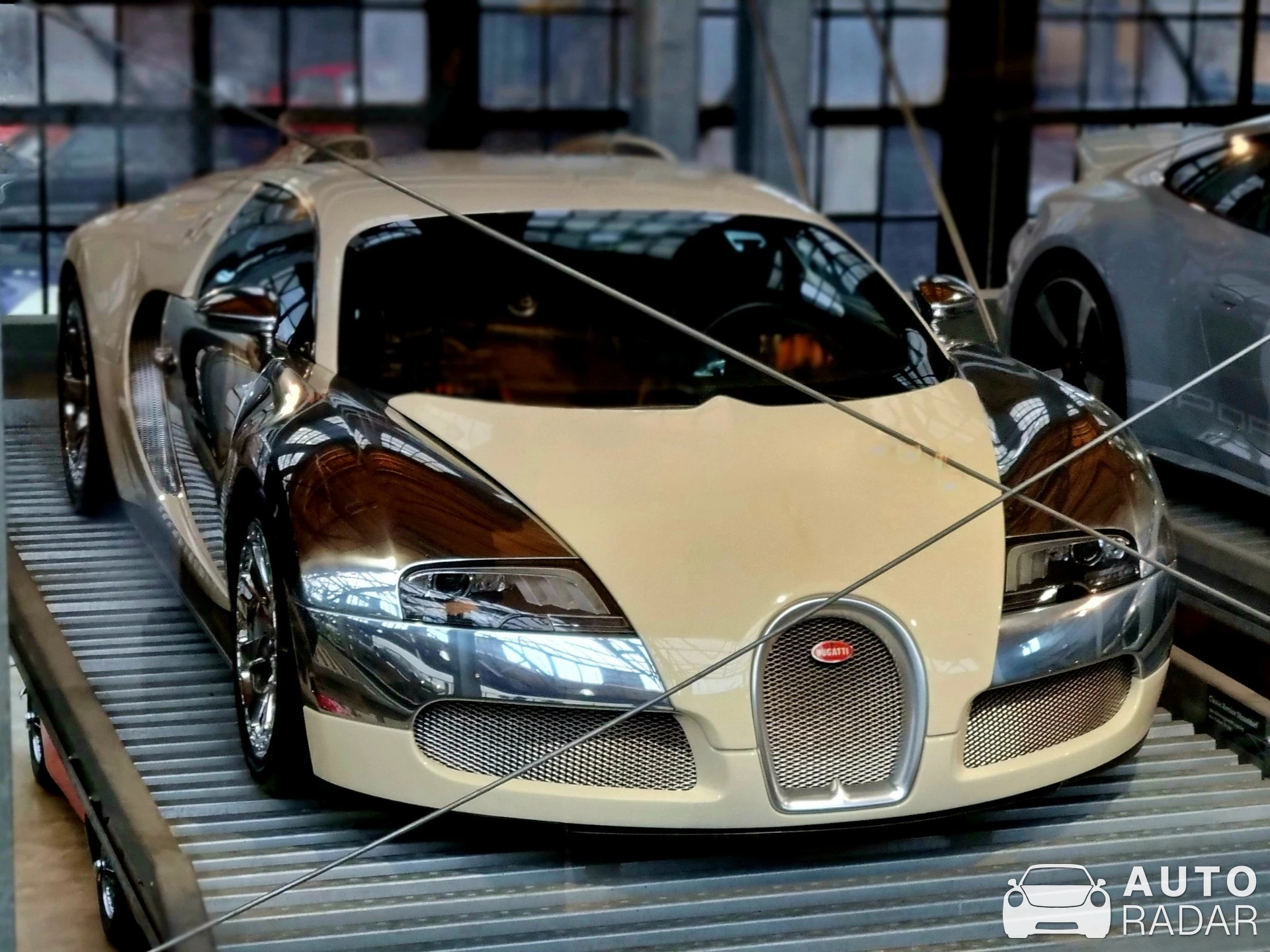 Bugatti Veyron 16.4 Centenaire spotted in Düsseldorf, Germany