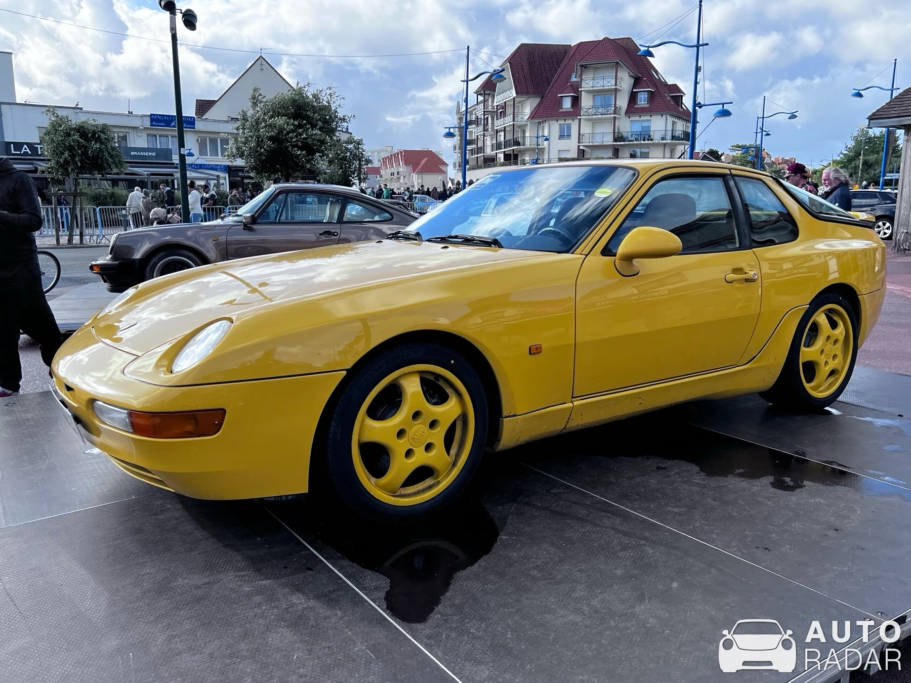Porsche 968 CS spotted in Neufchâtel-Hardelot