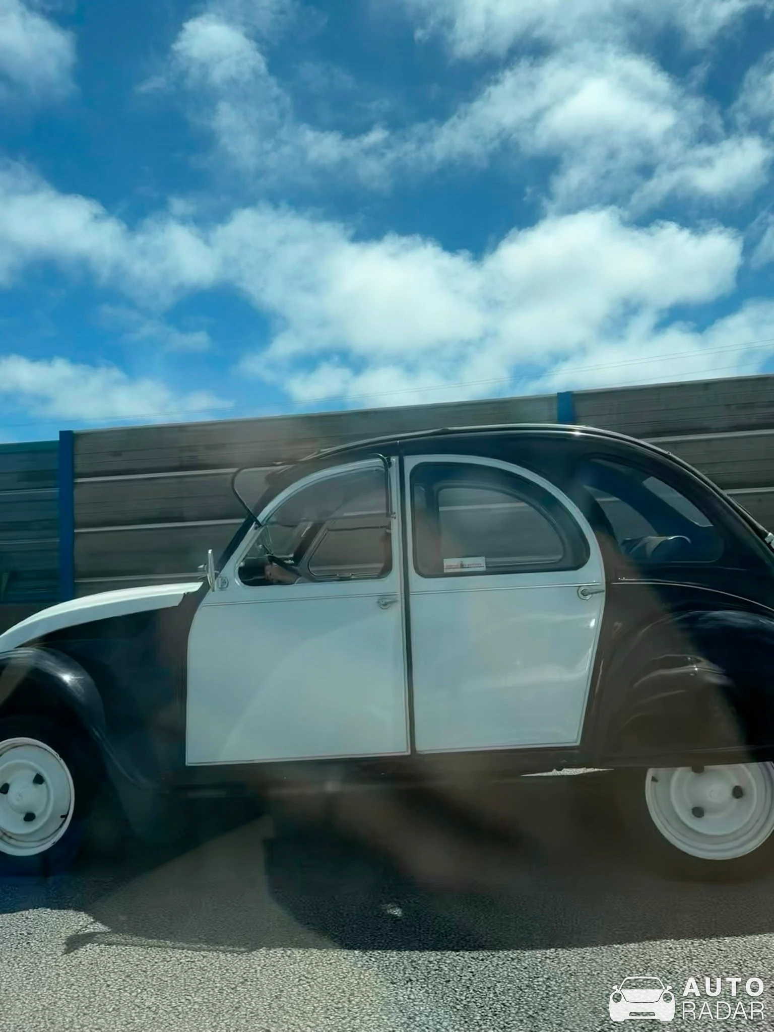 Citroën 2CV spotted in Aveiro