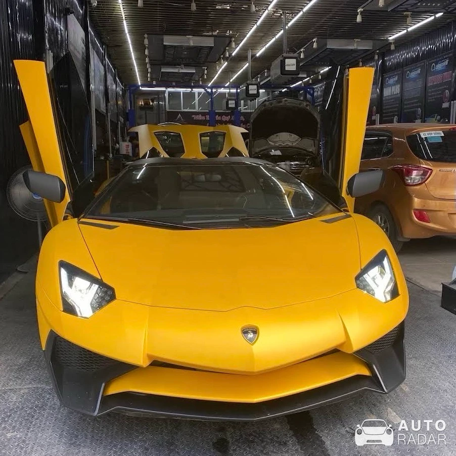 Lamborghini Aventador LP750-4 SuperVeloce spotted in Tây Hồ, Việt Nam