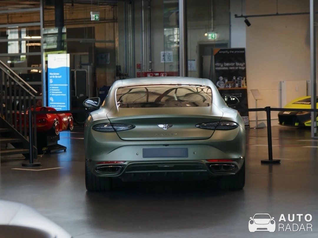 Bentley Continental GT 2025 spotted in Köln
