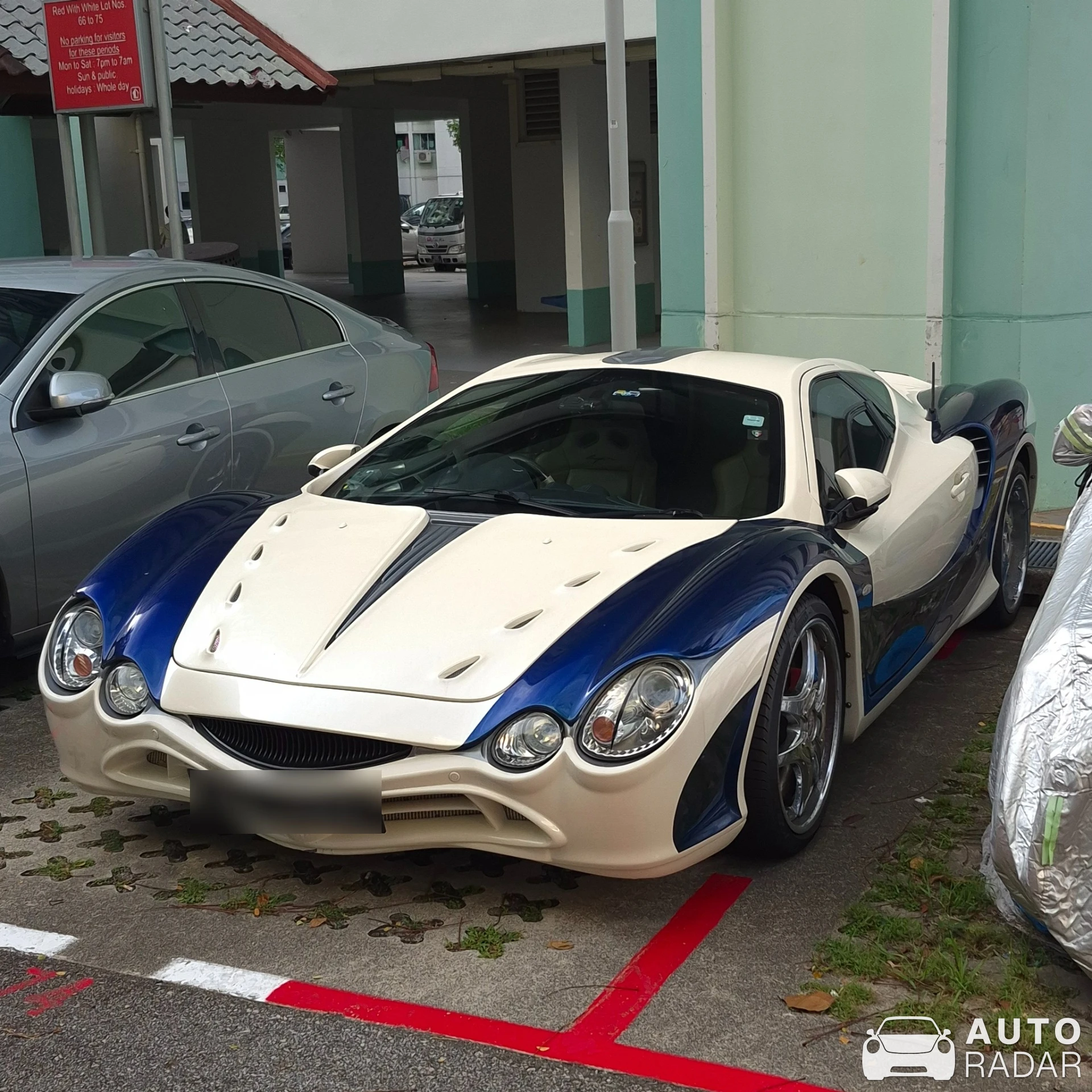 Mitsuoka Orochi spotted in Singapore