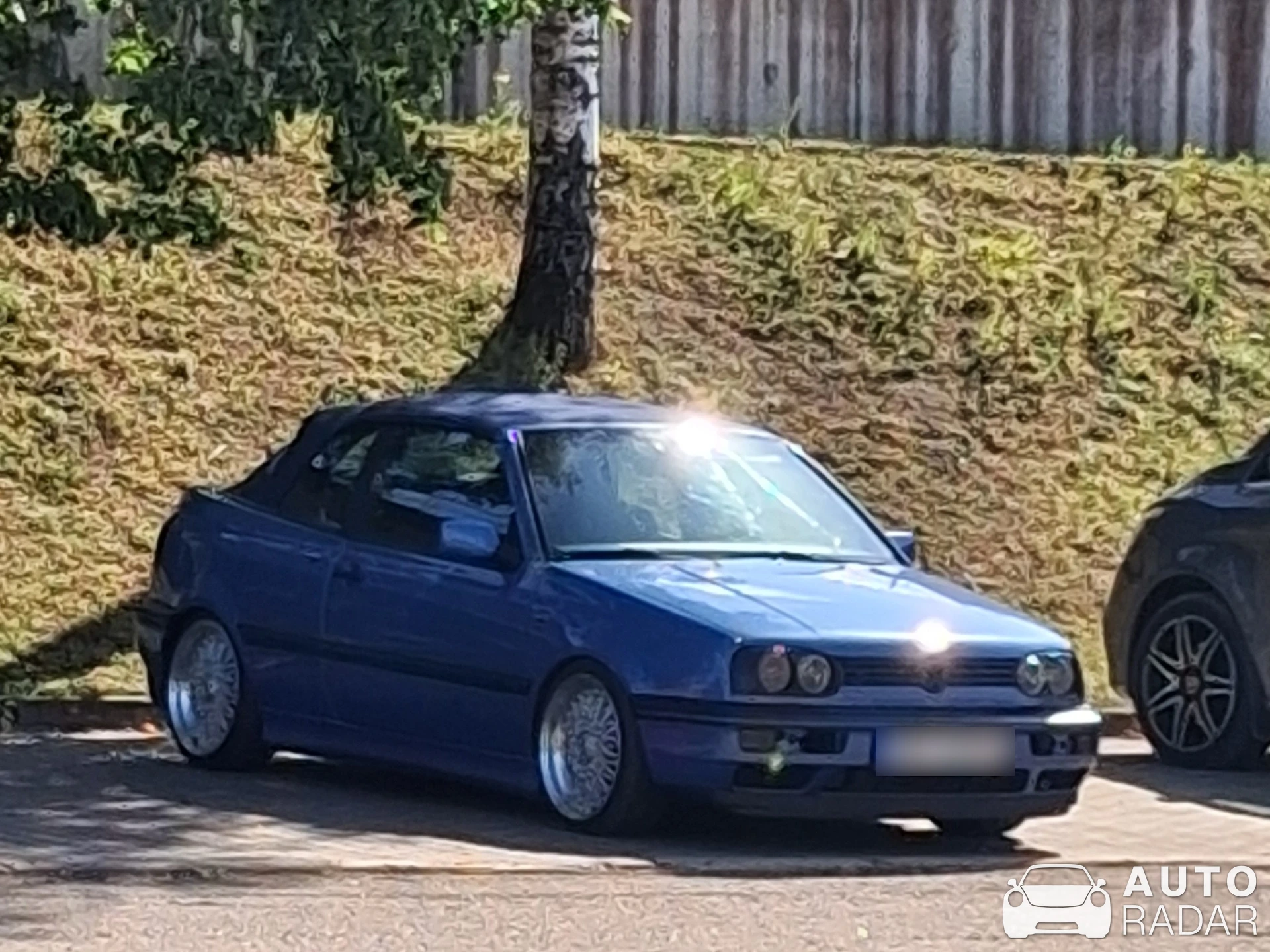 Volkswagen Golf MkIII Cabriolet spotted in Cēsis