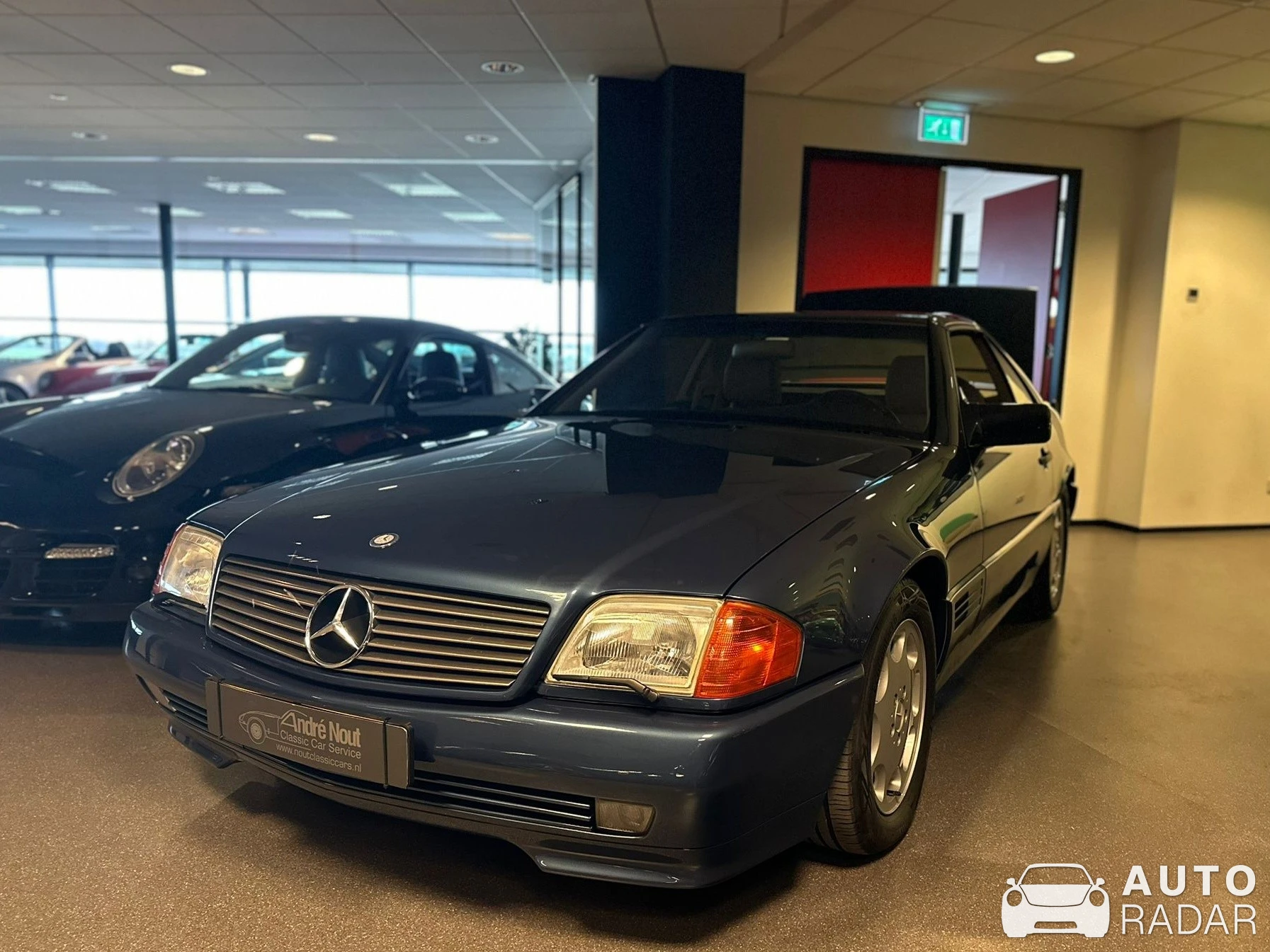 Mercedes-Benz 500 SL spotted in Dirksland