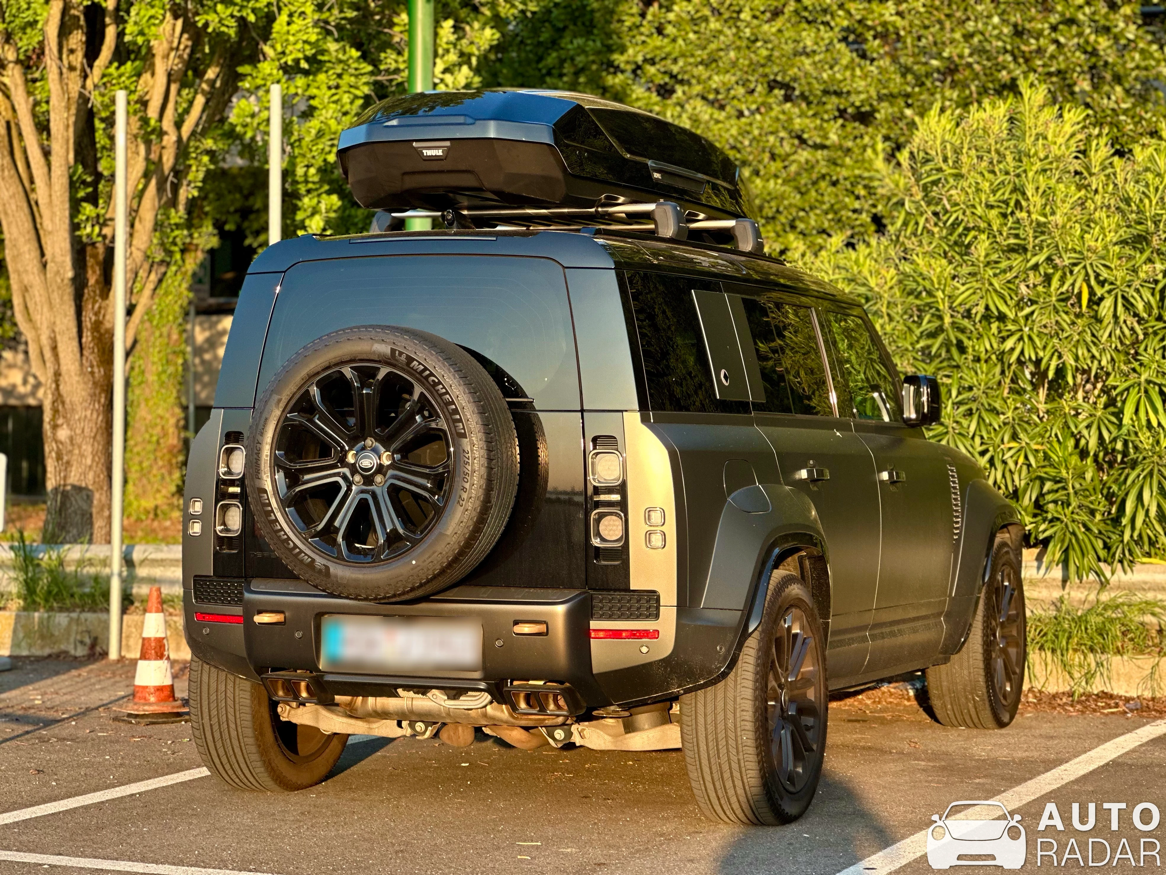 Land Rover Defender Octa spotted in Venezia