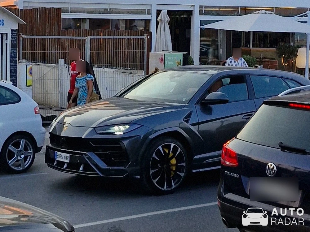 Lamborghini Urus spotted in Peníscola