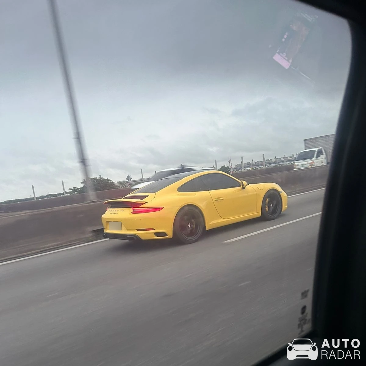 Porsche 991 Carrera S MkII spotted in São Cristóvão, Brazil