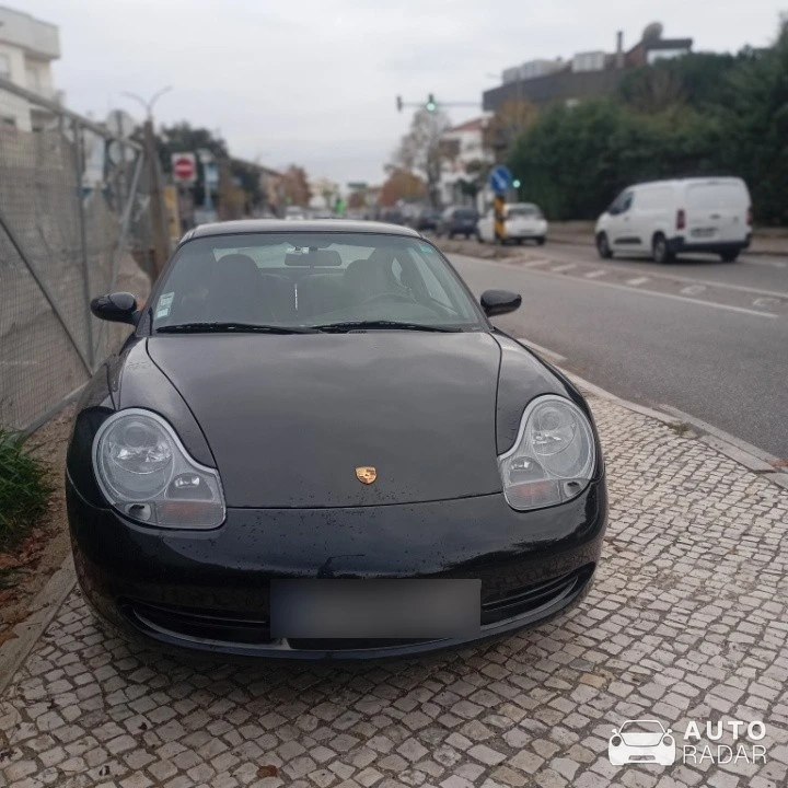 Porsche 996 Carrera spotted in Leiria, Portugal