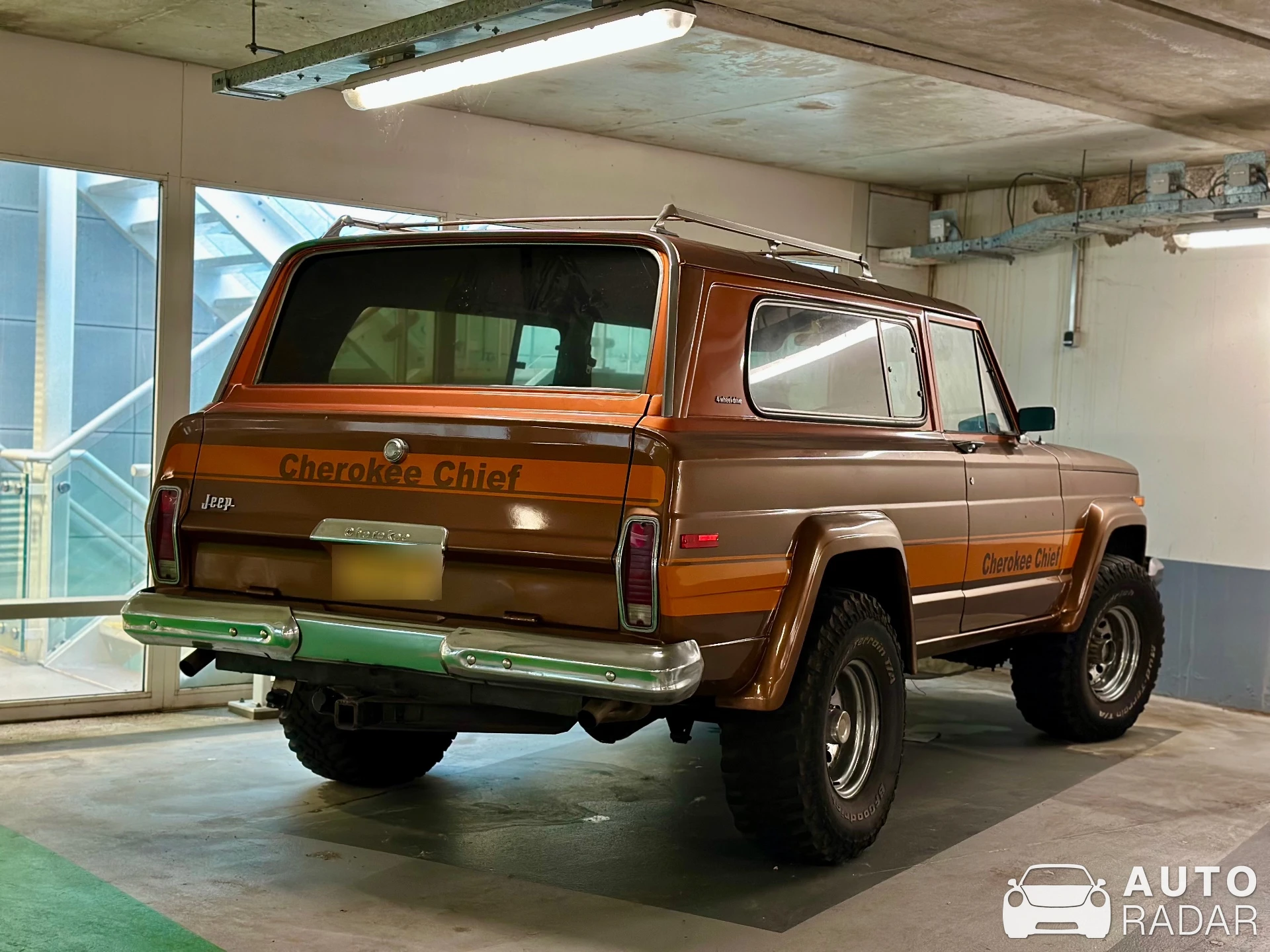 Jeep Cherokee Chief SJ spotted in Rotterdam