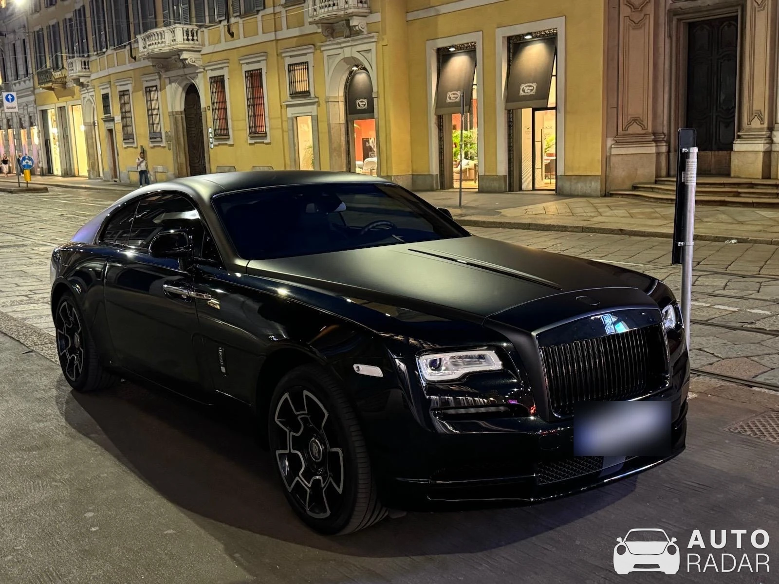 Rolls-Royce Wraith Series II Black Badge spotted in Milan