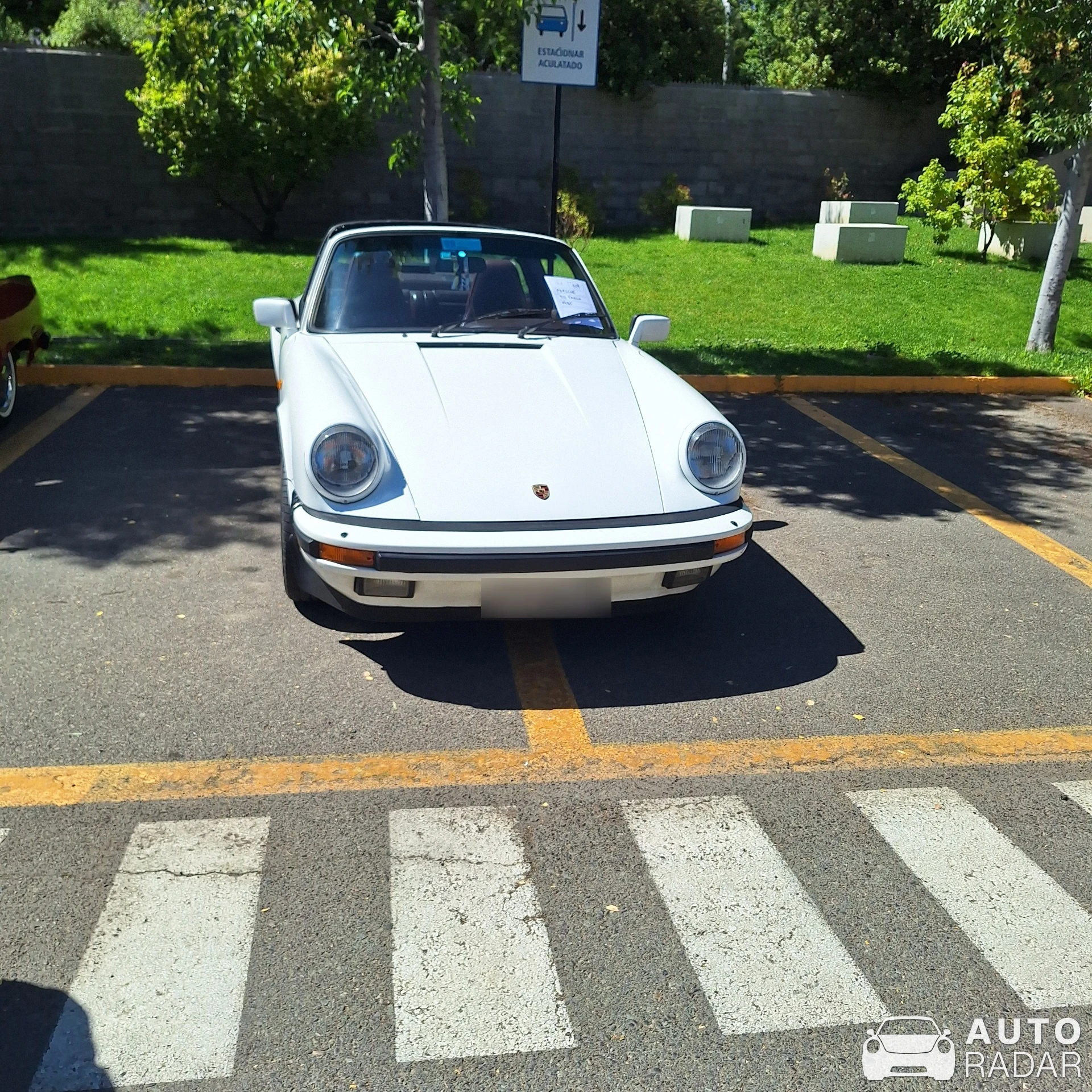 Porsche 964 Carrera spotted in Las Condes, Chile