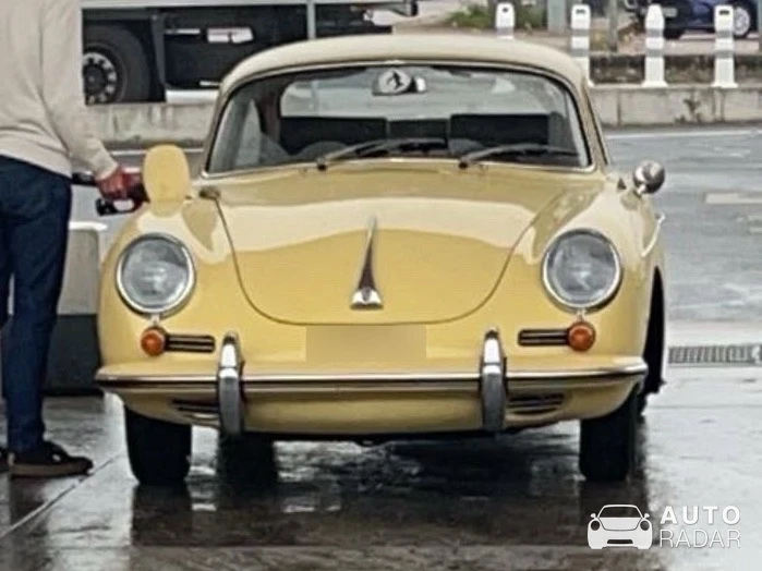 Porsche 356 spotted in Nemours, France