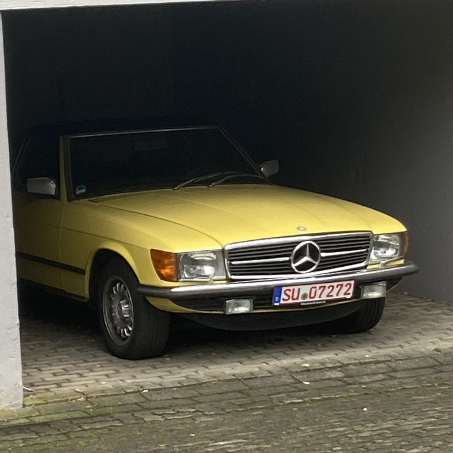 Mercedes-Benz 350SL R107