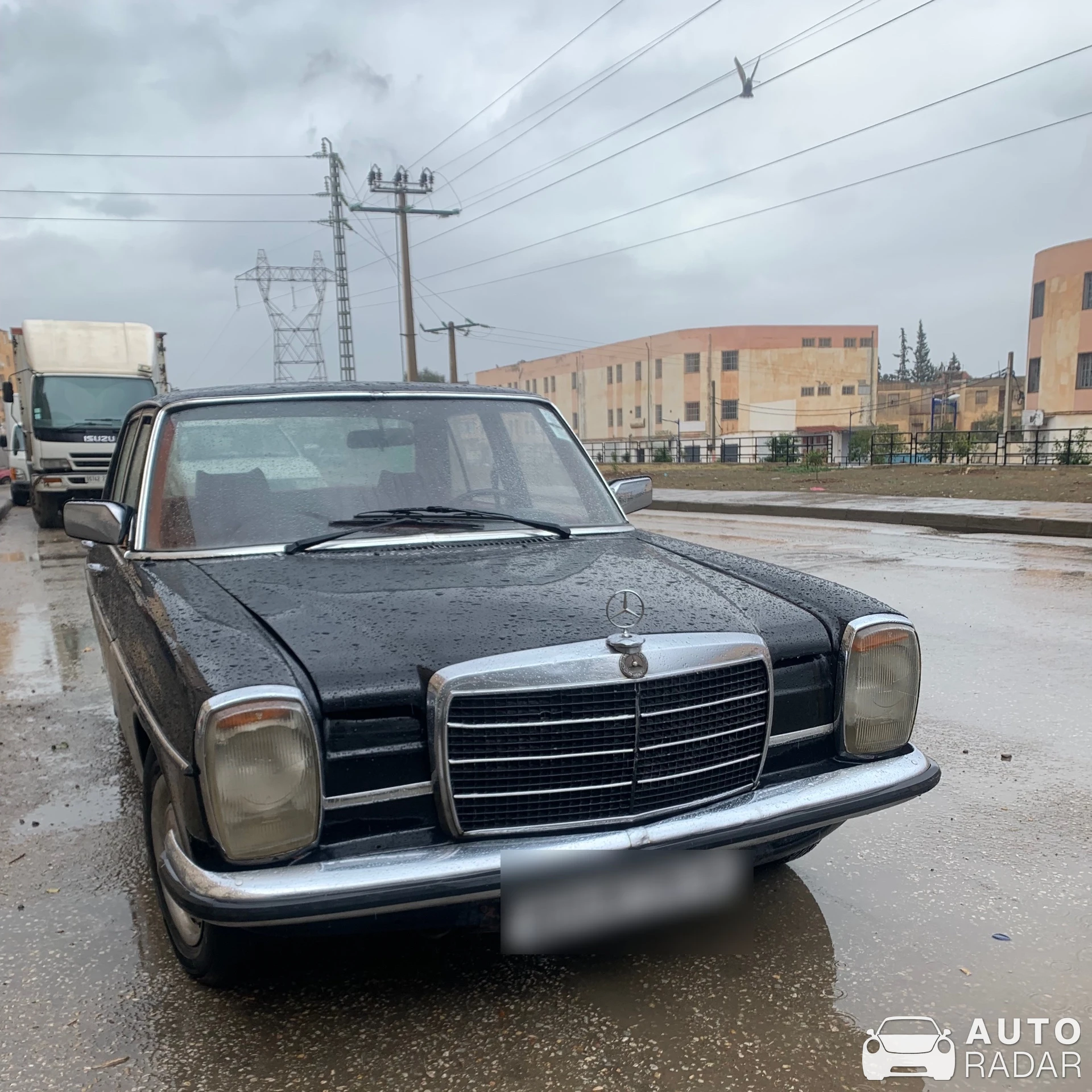Mercedes-Benz 200D W110 spotted in Tazmalt, Algérie