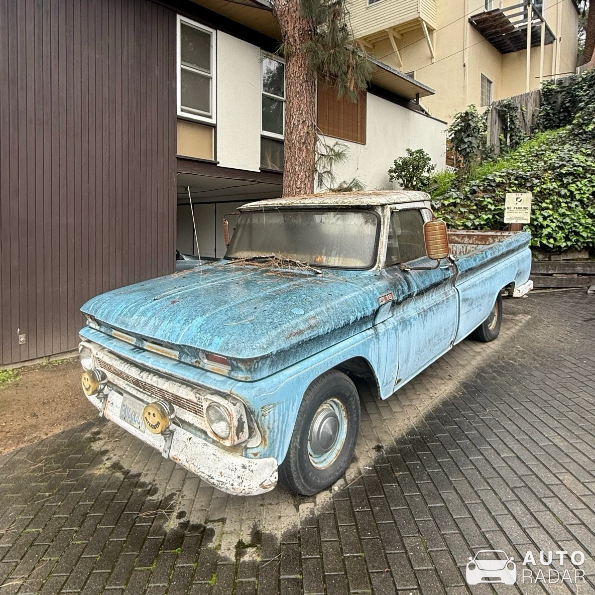 Chevrolet C10 Fleetside spotted in Pasadena, United States