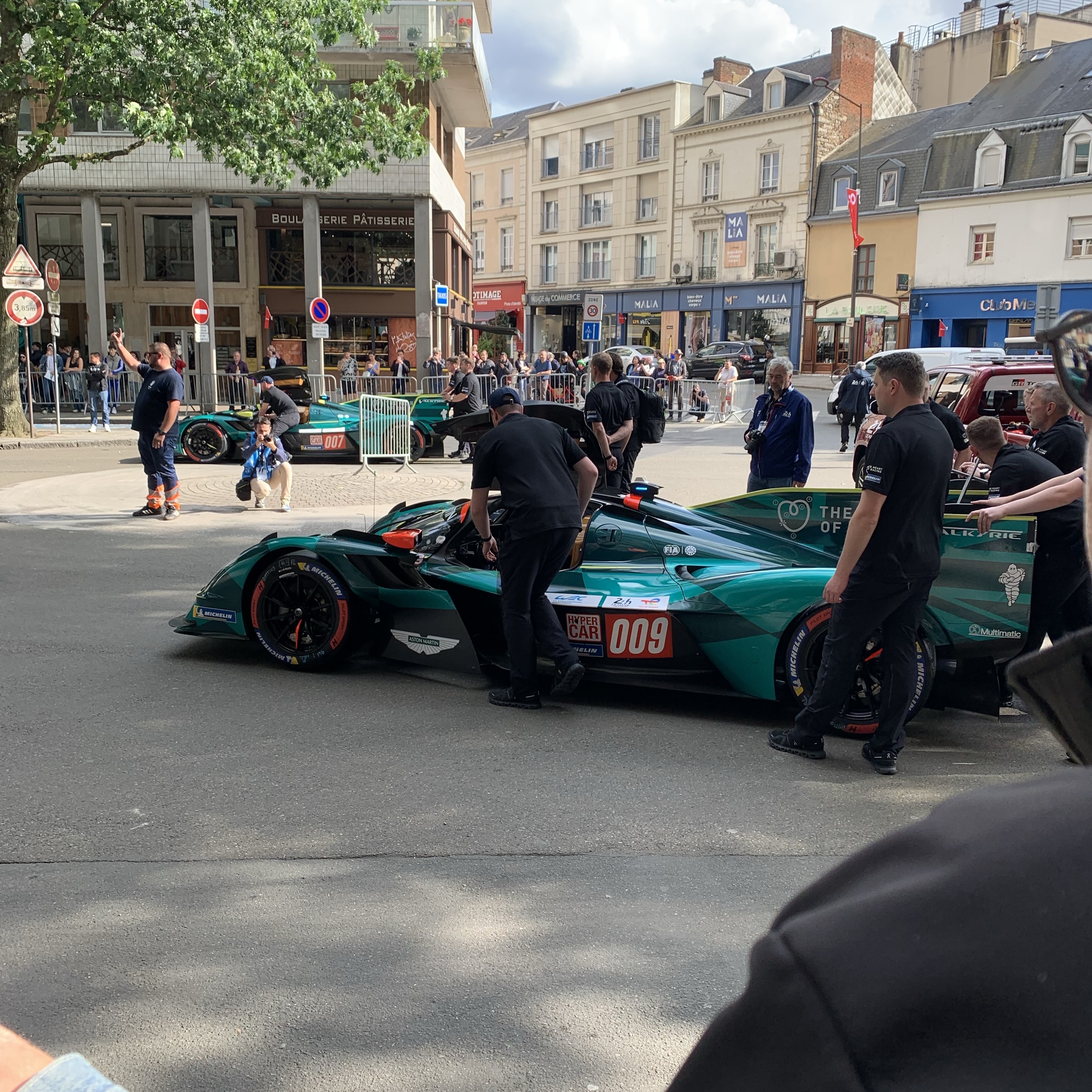 Aston Martin Valkyrie LMH