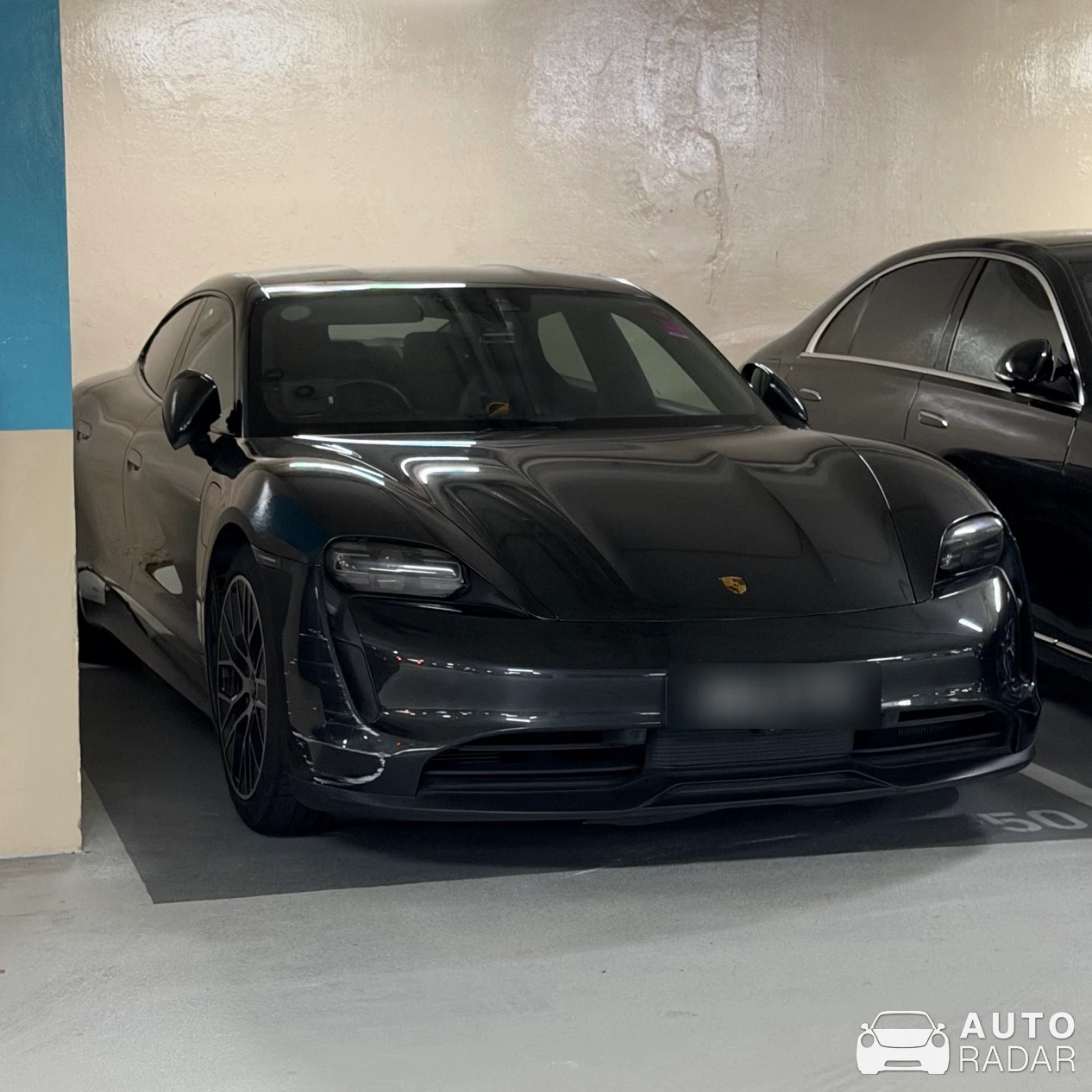 Porsche Taycan spotted in Singapore, 싱가포르