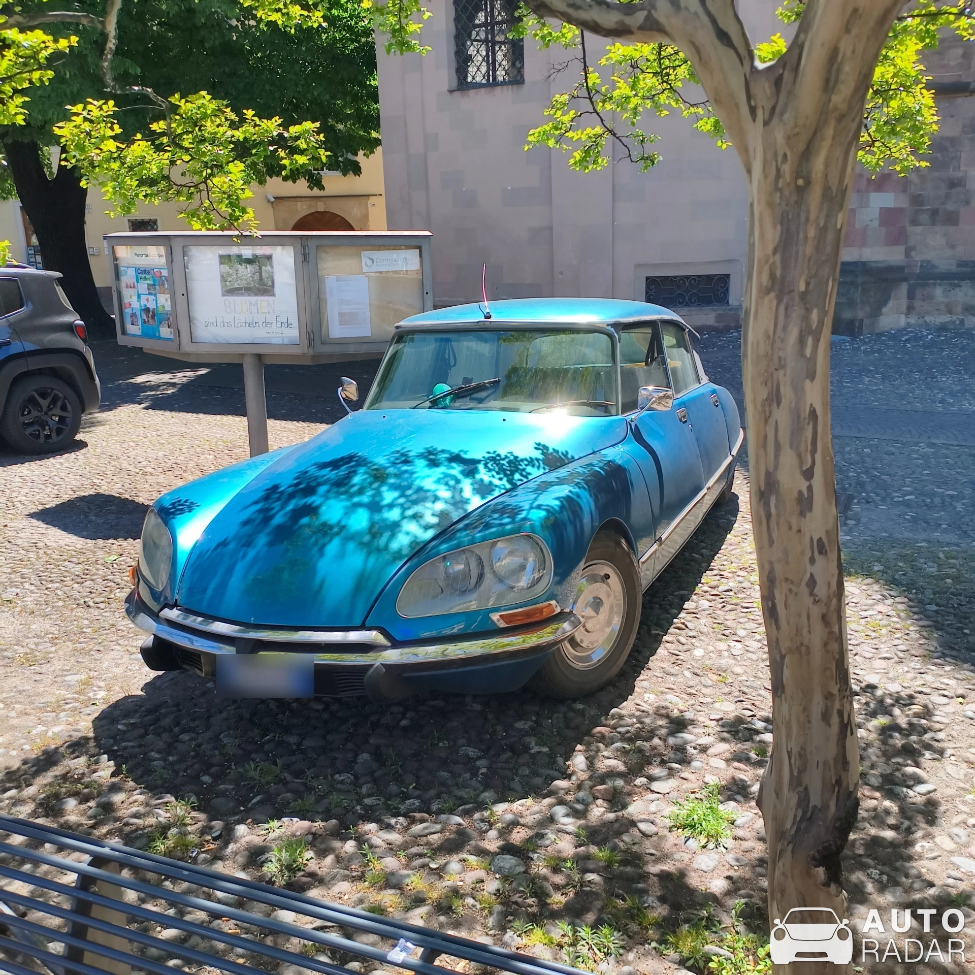 Citroën DS 23 spotted in Bolzano