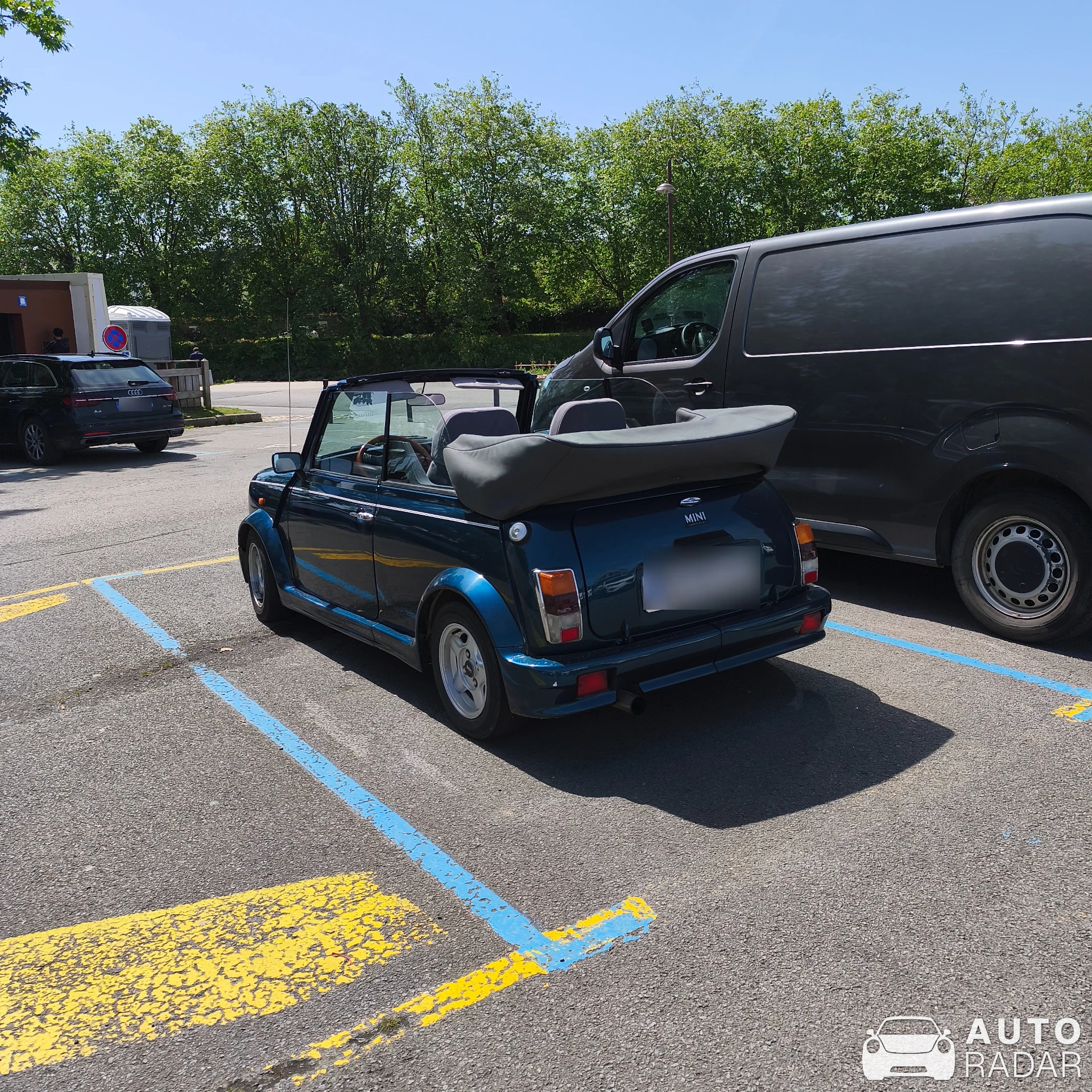 Rover Mini Cabriolet spotted in Lannion