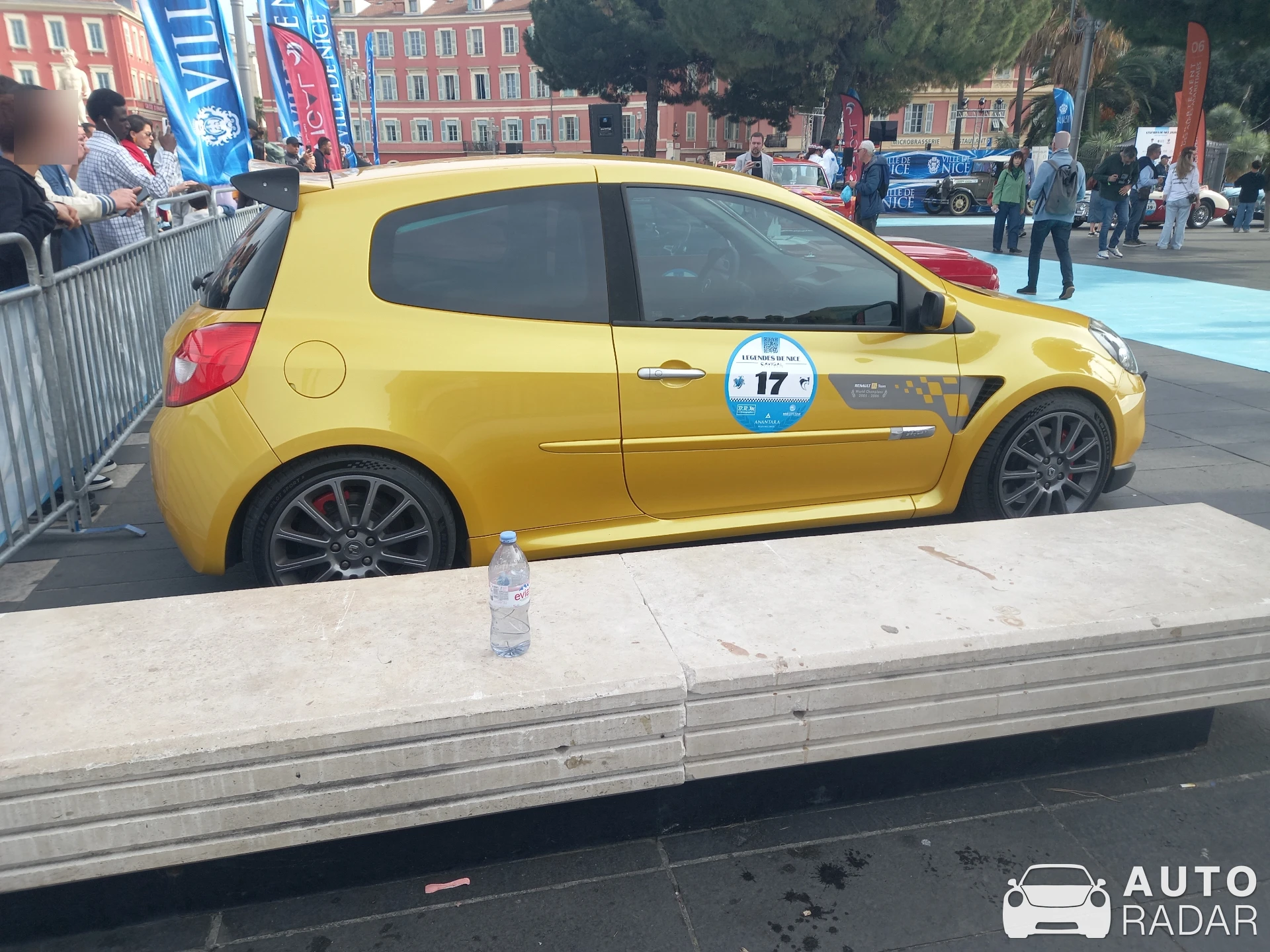 Renault Clio RS F1 Team R27 spotted in Nice