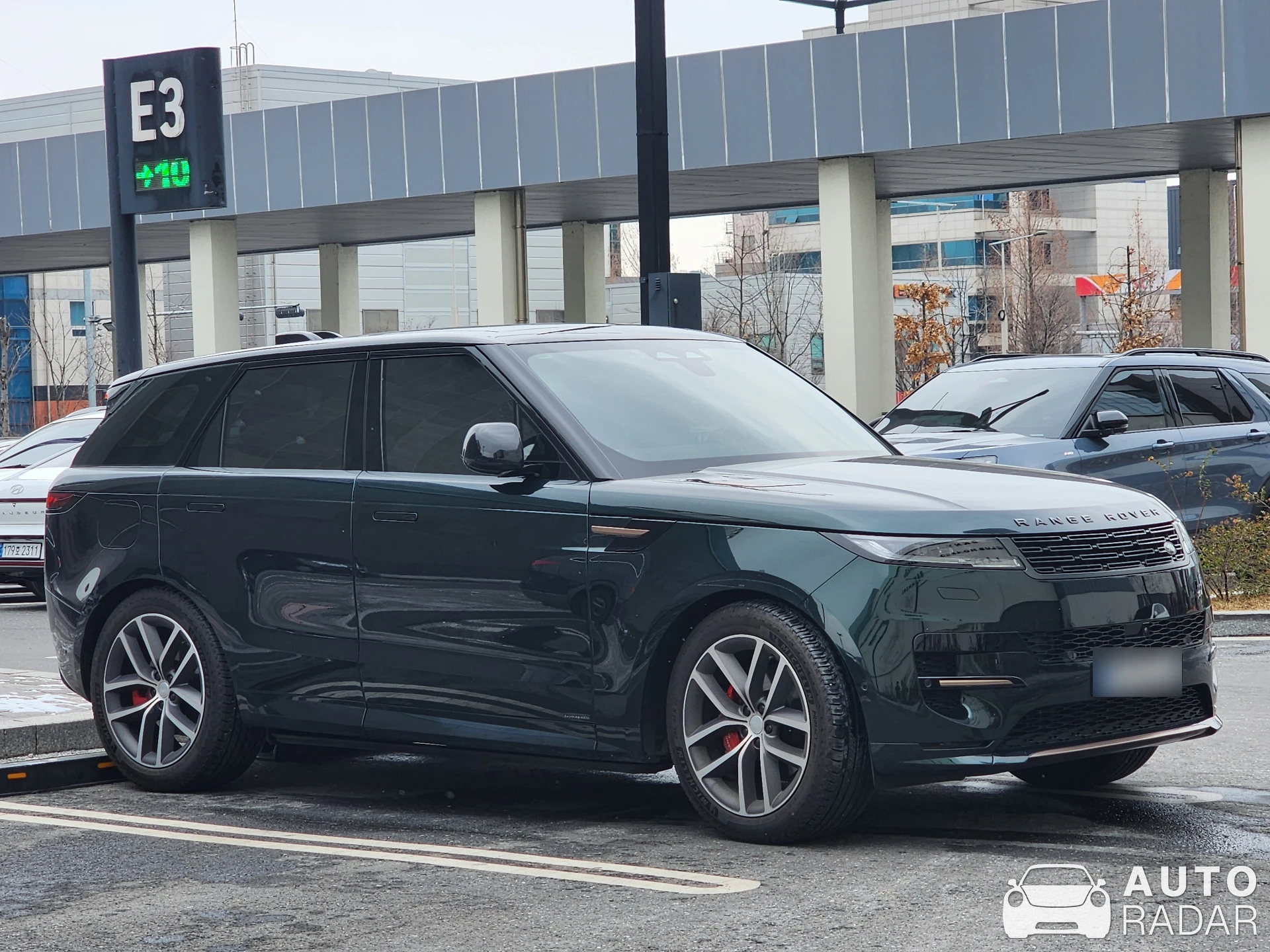 Land Rover Range Rover Sport HSE 2013 spotted in Daejeon