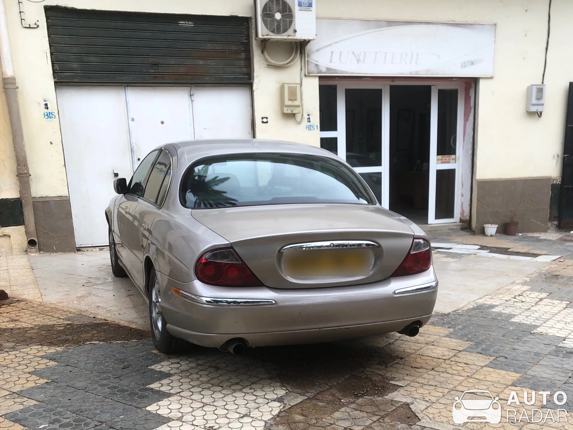 Jaguar S-Type spotted in Oran, Algérie