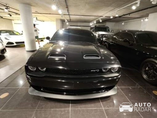 Dodge Challenger SRT Hellcat spotted in Honolulu, United States
