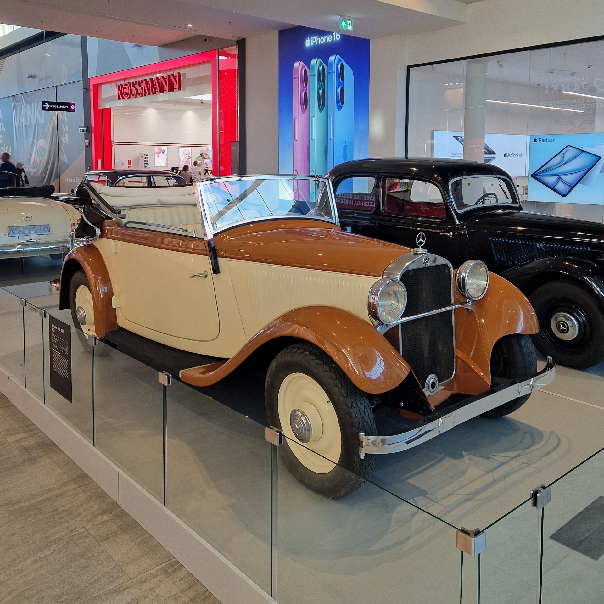 Mercedes-Benz 200 C W21