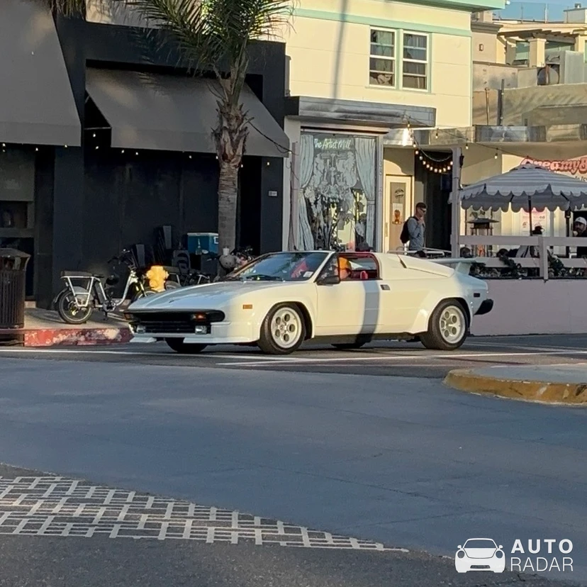 Lamborghini Jalpa spotted in Hermosa Beach