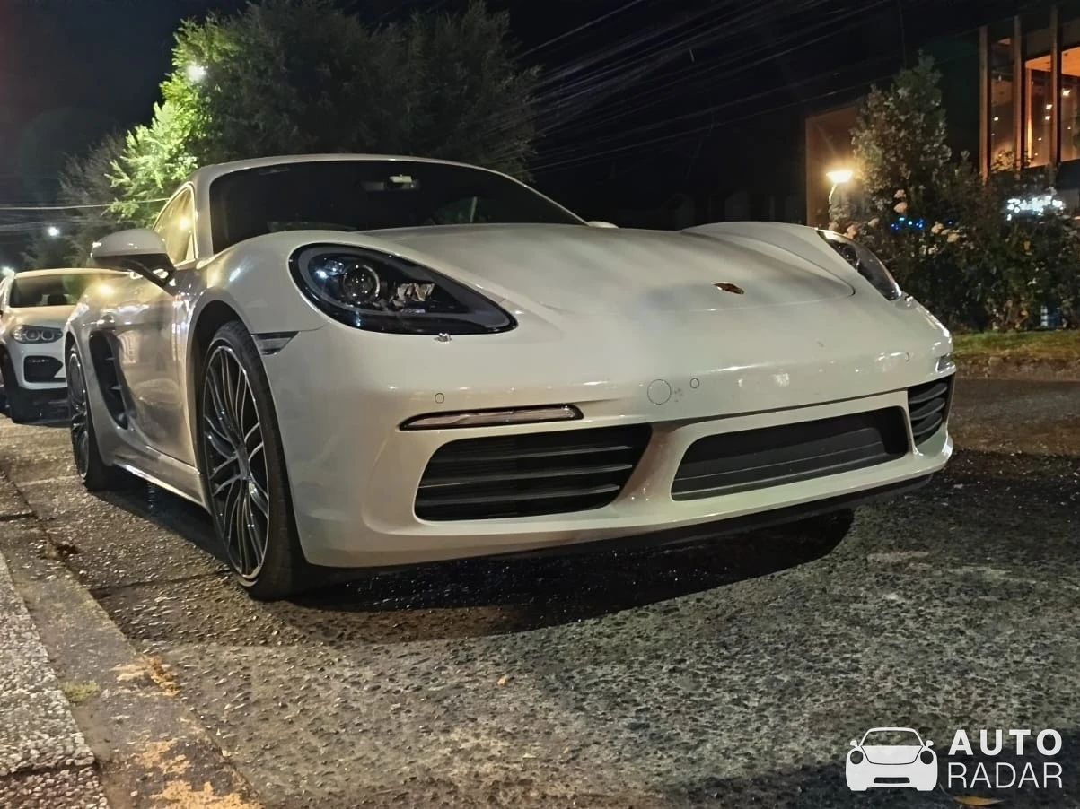 Porsche 718 Cayman S spotted in Pucón