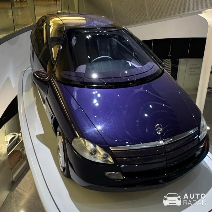 Mercedes-Benz F100 Concept spotted in Stuttgart