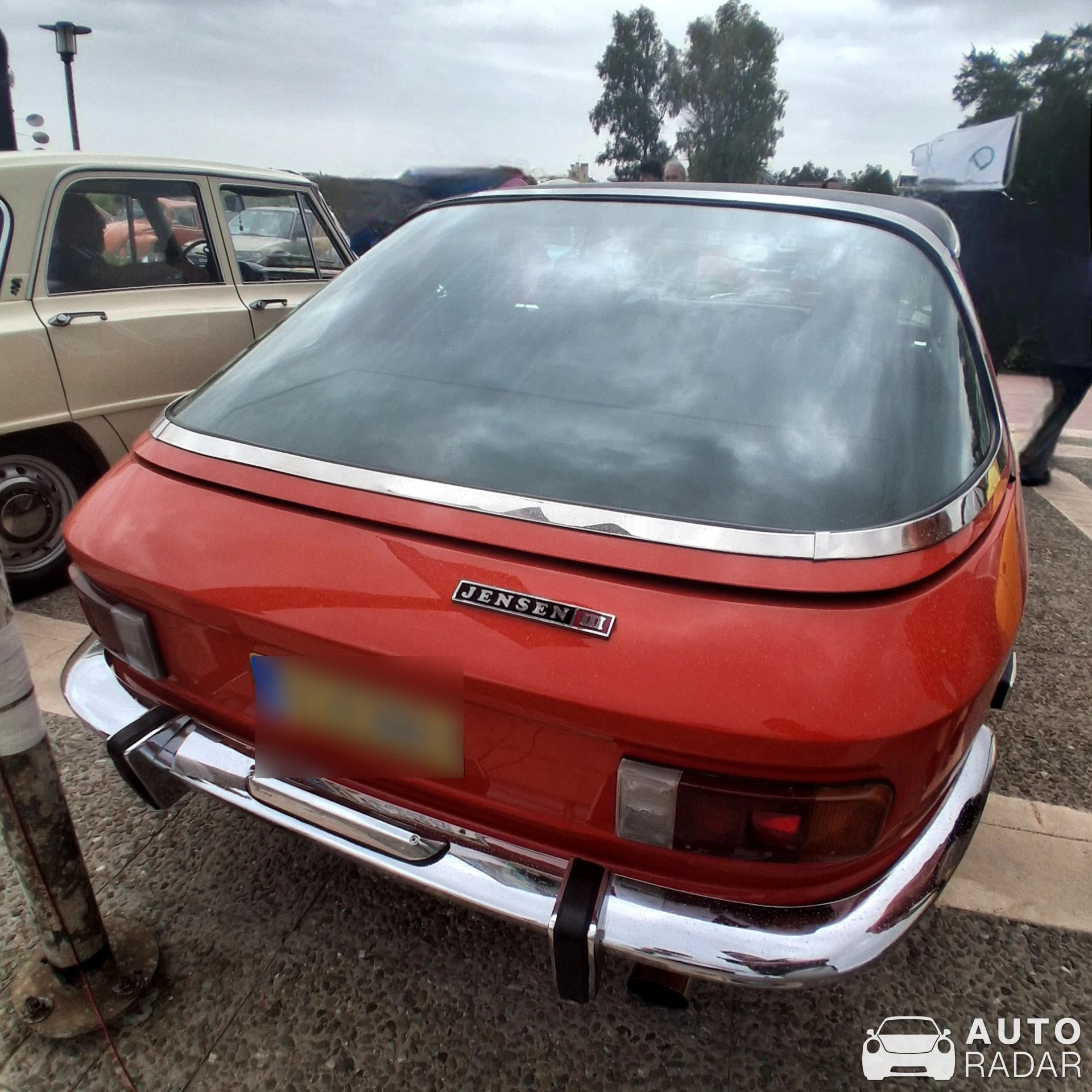 Jensen Interceptor III spotted in Άλιμος
