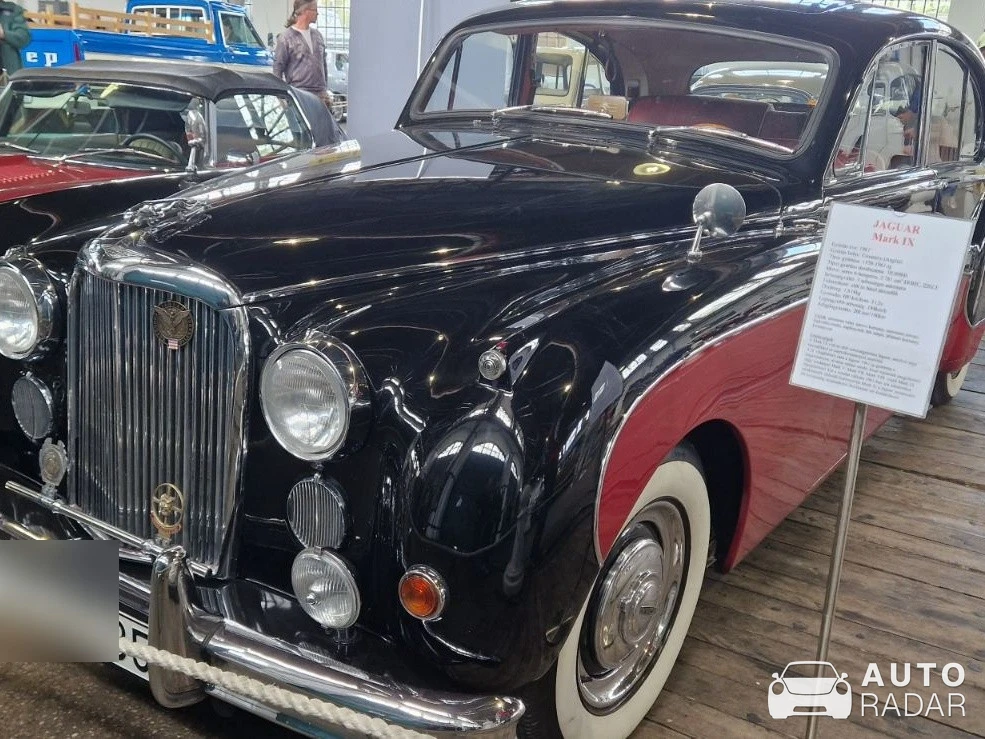 Jaguar Mark X spotted in Budapest