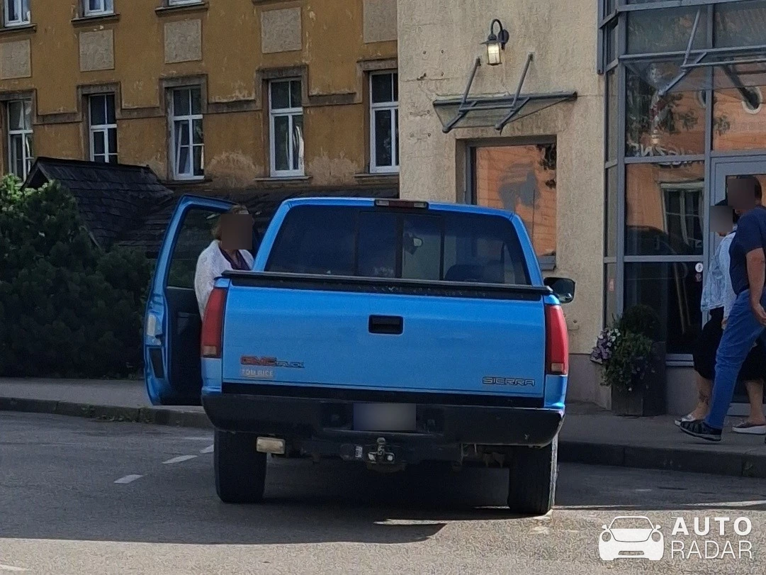 GMC Sienna spotted in Cēsis