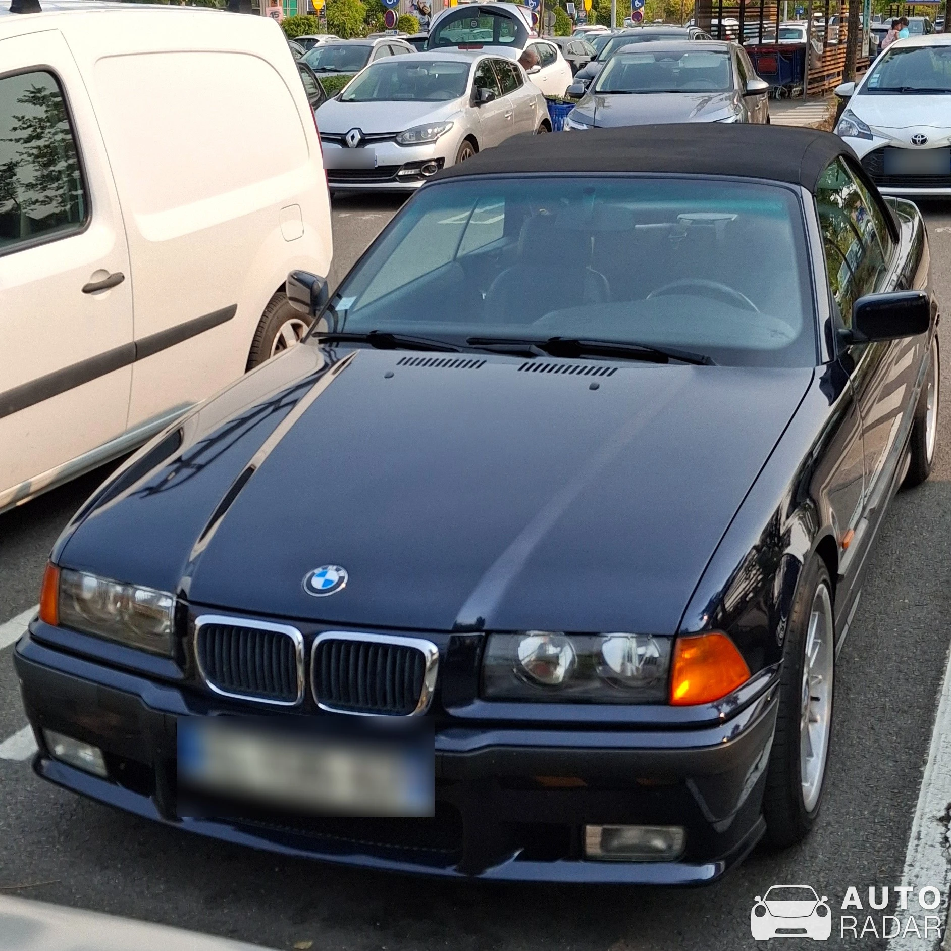 BMW 3 Series E36 spotted in Saint-Doulchard, France