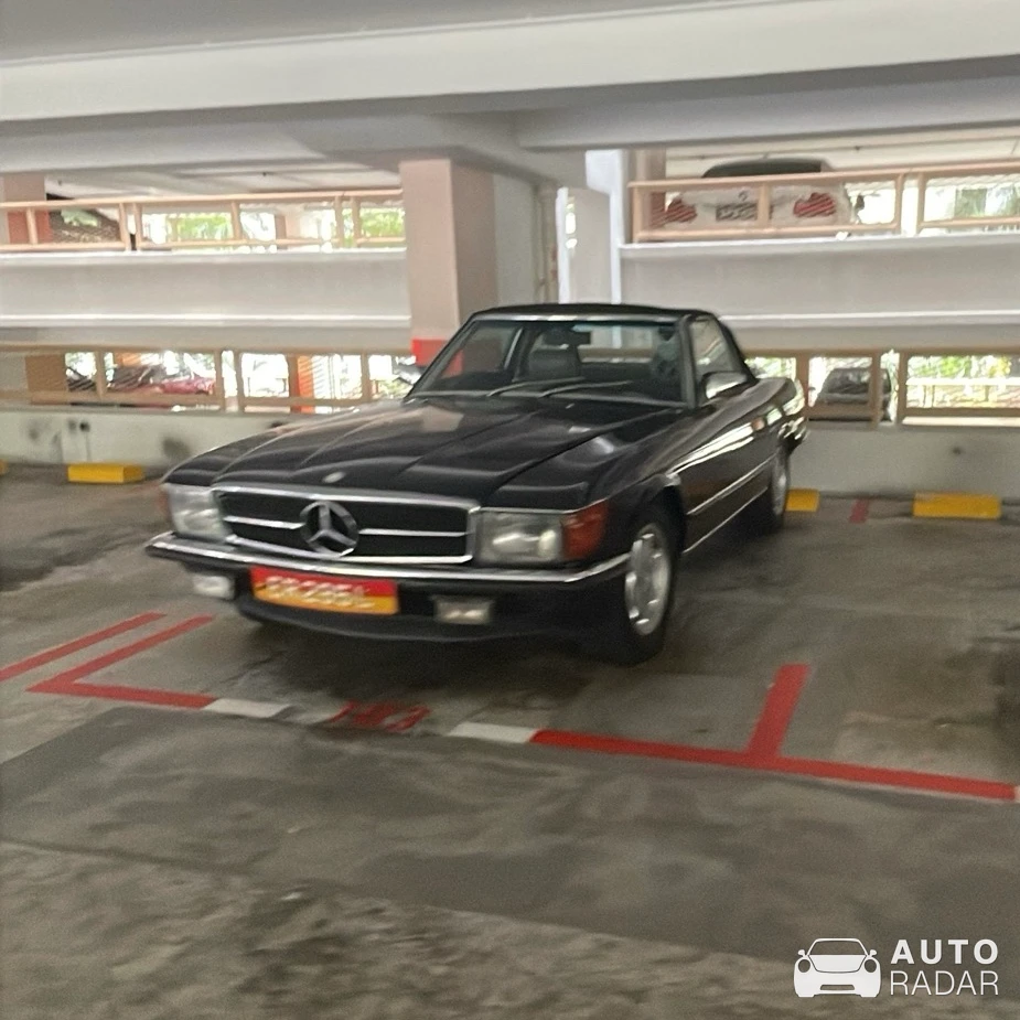 Mercedes-Benz SL 380 R107 spotted in Singapore, Singapore