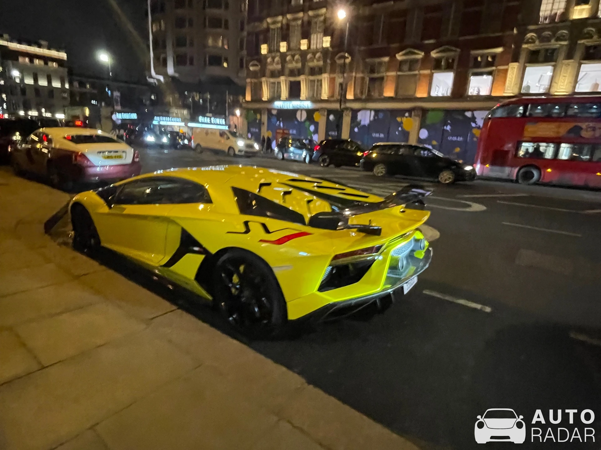 Lamborghini Aventador LP770-4 SVJ Roadster spotted in Greater London, Reino Unido