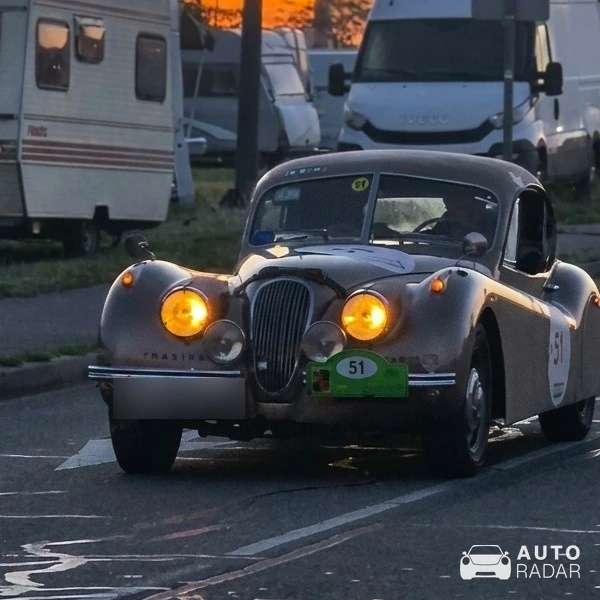 Jaguar XK120 spotted in Blagnac