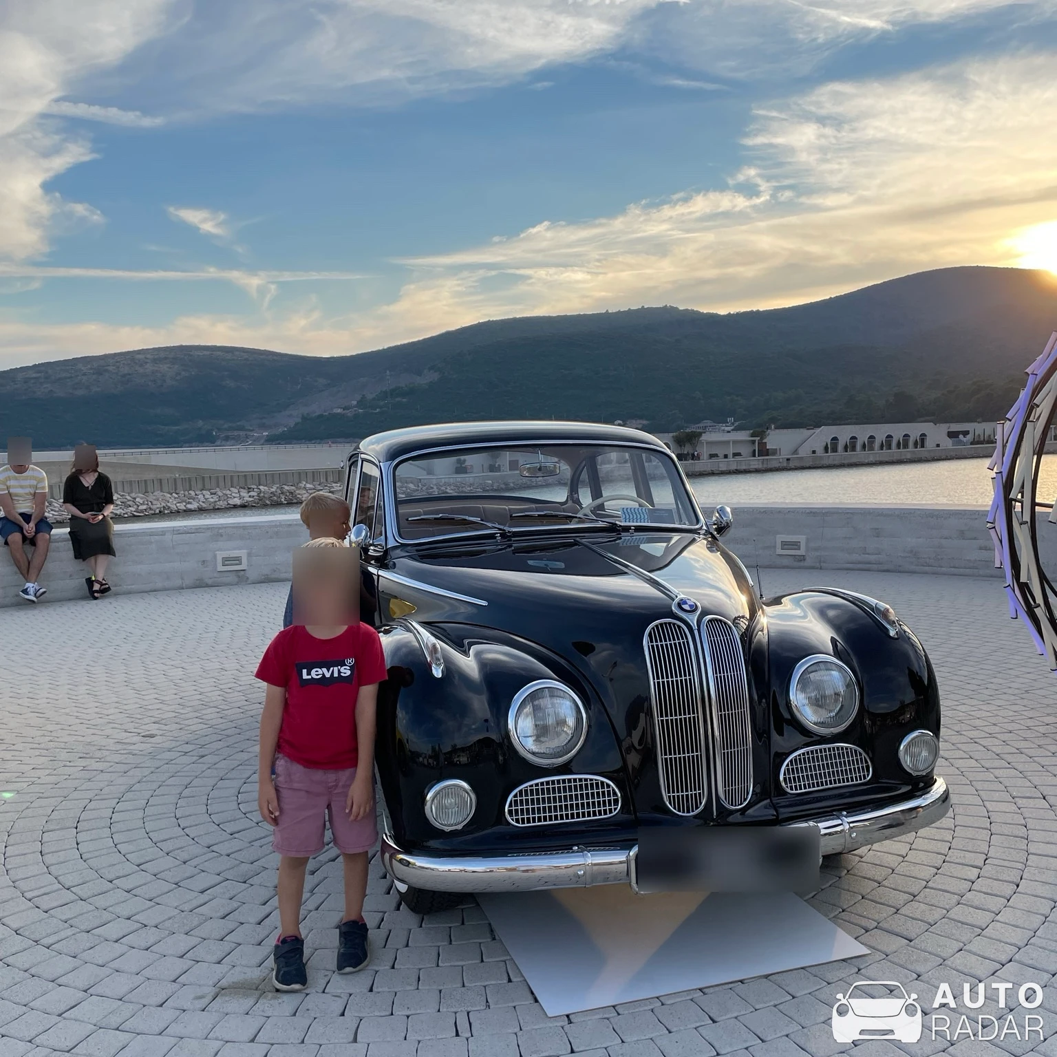 BMW 502 spotted in Ново насеље Радовићи, Черногория