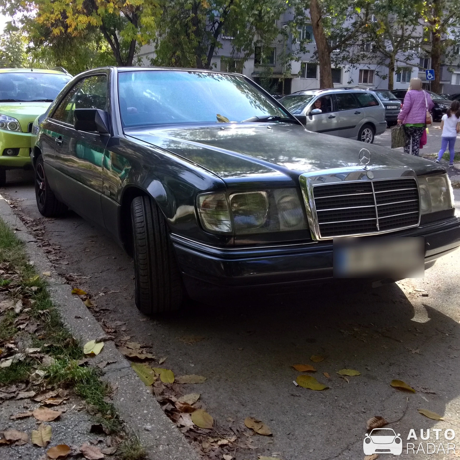 Mercedes-Benz 300E W123 spotted in Ruse, Bulgaria