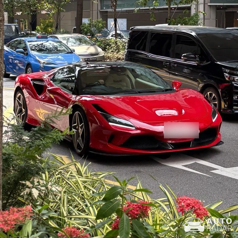 Ferrari F8 Spider spotted in Singapore, Singapore