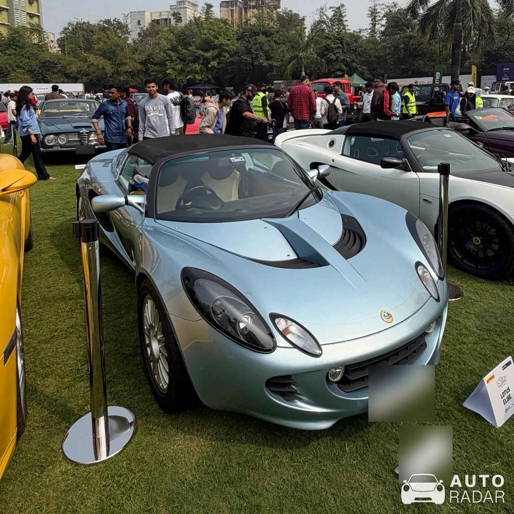 Lotus Elise S2 spotted in Mumbai, India