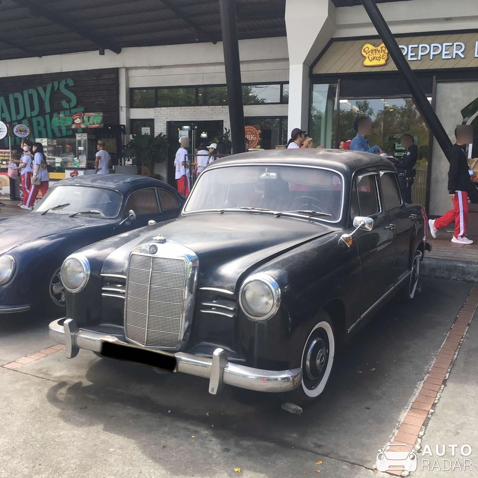 Mercedes-Benz Ponton spotted in Biñan