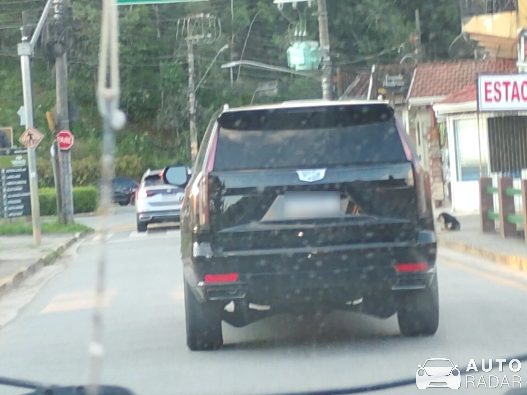 Cadillac Escalade Limousine spotted in Campos do Jordão